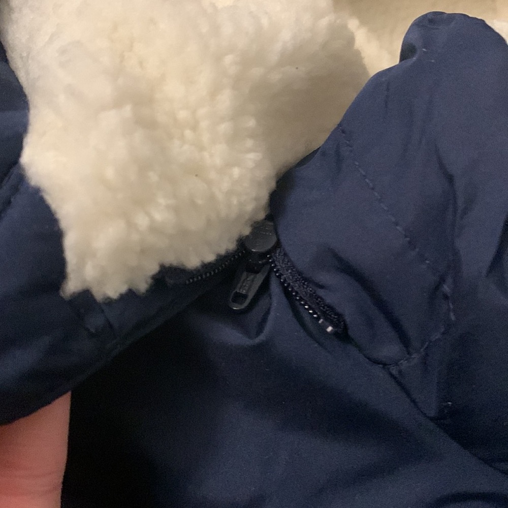 Gap Jacket Coat 5 years cold control max 🤍❄️ like new - Picture 5 of 10